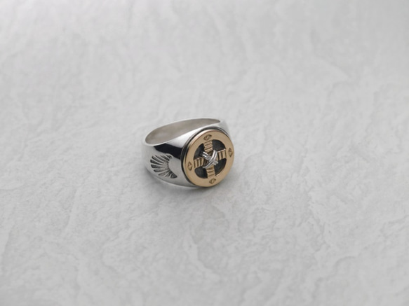 Ring with 18K Gold Medicine Wheel & Silver Wire 1枚目の画像