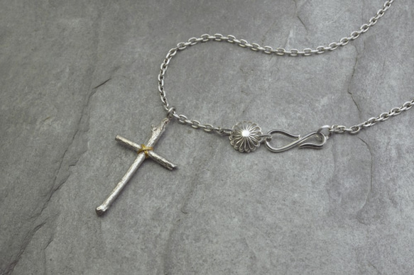 925 Silver Wood cross pendant with 18K Gold Wire 3枚目の画像