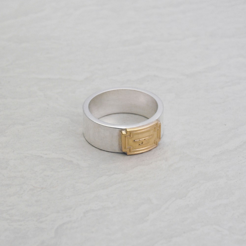 925 silver ring with 18k gold Anviology logo tag