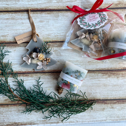 2個セット　クリスマスツリー　グレー　アロマワックスサシェ　＆ ボタニカルキャンドル　スペシャルギフトセット　 1枚目の画像