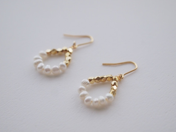 pearl and gold beads dropピアス 1枚目の画像