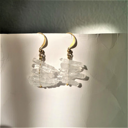 // 夏日冰島 // - 01- 水晶柱黃銅耳飾，送禮，紀念日，畢業禮，生日禮 第1張的照片