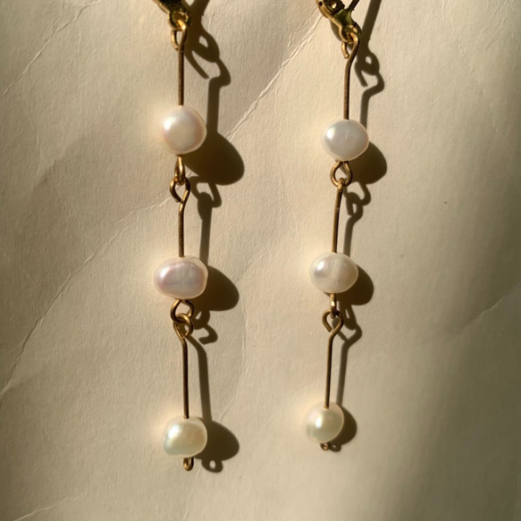 // 小舞會 // -  巴洛克珍珠，耳勾款，黃銅耳飾，送禮，紀念日 第2張的照片