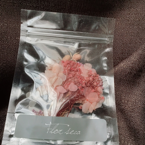 ハーバリュム材料ピンクグラデーション❤︎紫陽花、かすみ草2色小花他