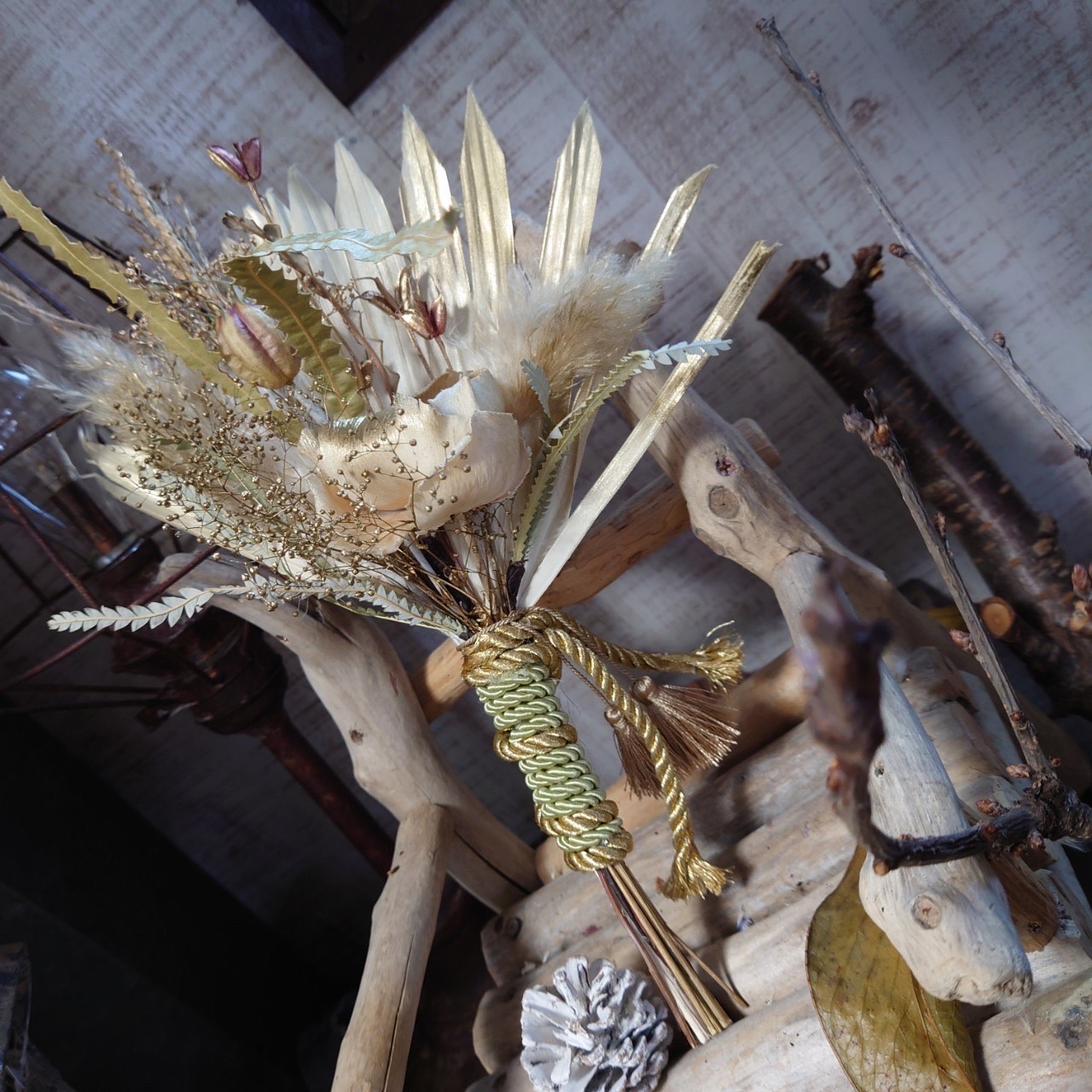 ❤︎新作❤︎dryflower扇型❤︎壁飾りでも立てかけても上品❤︎お写真後もインテリアとして飾って頂けます♪