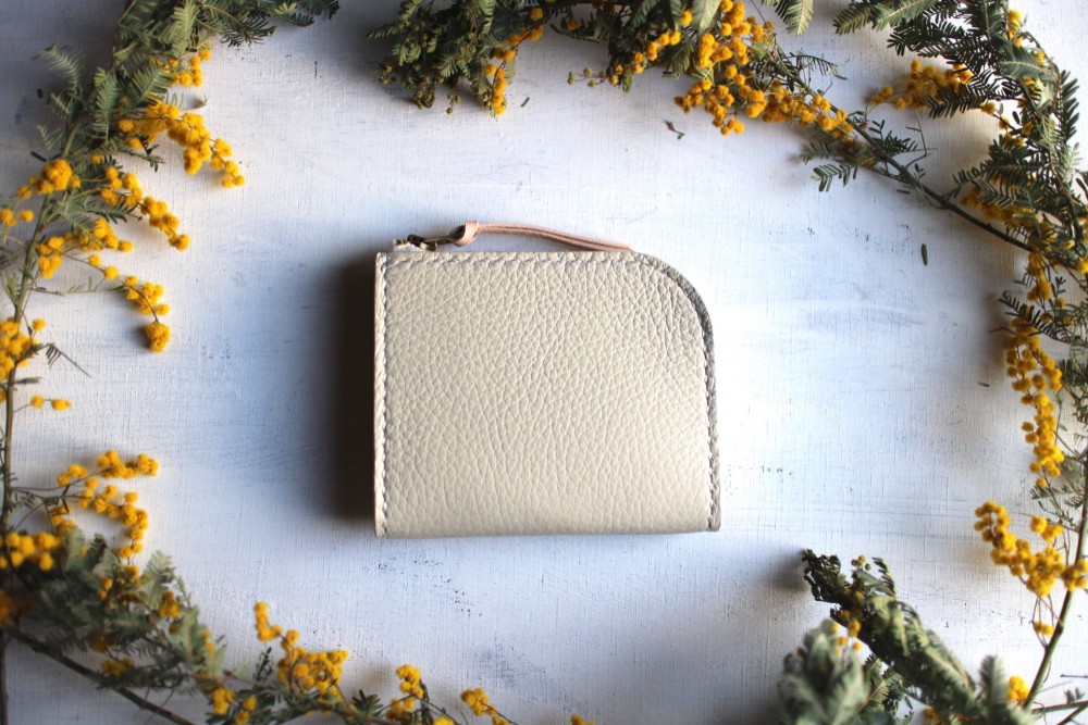 《受注生産品》ペールベージュ L字ファスナー小さい財布 〜イタリアンシュリンクレザー×栃木ヌメ〜