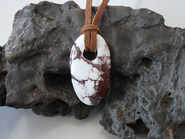 赤茶色模様のジプサム