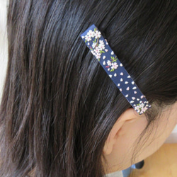 【現品限り】桜・SAKURA・吹雪の髪飾りバレッタ。７ｃｍロング。「Creema限定」ポリマークレイ 6枚目の画像