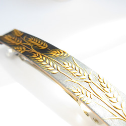 【受注制作】金色の麦の穂の髪飾りバレッタ。ブラック。6㎝。ポリマークレイ 1枚目の画像