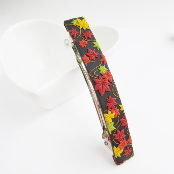 受注制作】もみじ（紅葉）の髪飾りバレッタ。7cmロング。ポリマー