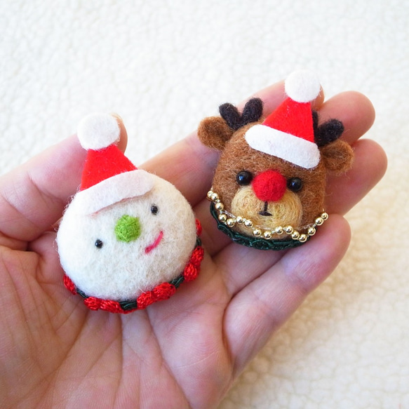 【接單製作】聖誕雪人&馴鹿/羊毛氈別針2入一組(雪人馴鹿胸針穿搭配件禮物聖誕節交換禮物snowman reindeer) 第7張的照片