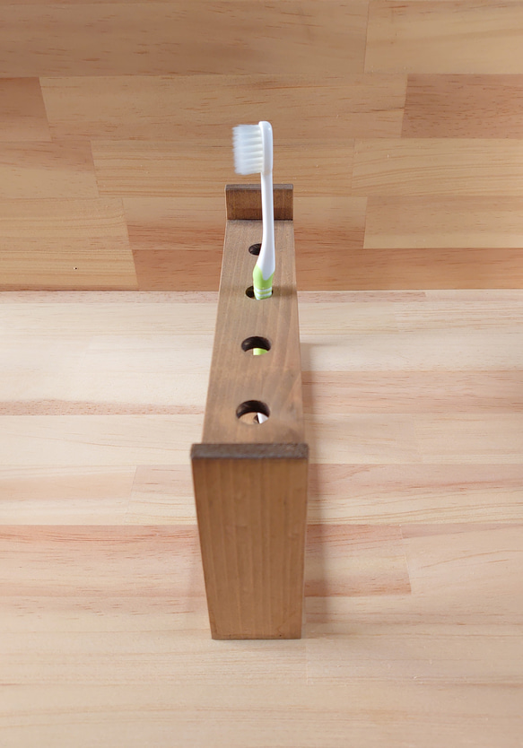 モダンな歯ブラシスタンド、木製 3枚目の画像