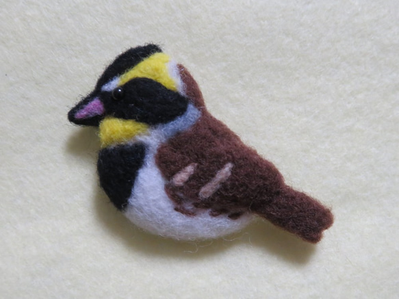 羊毛フェルト野鳥ブローチ　ミヤマホオジロ 1枚目の画像
