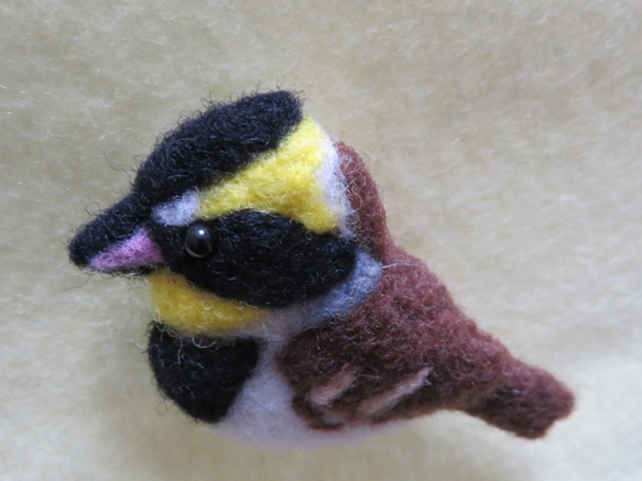 羊毛フェルト野鳥ブローチ　ミヤマホオジロ 2枚目の画像