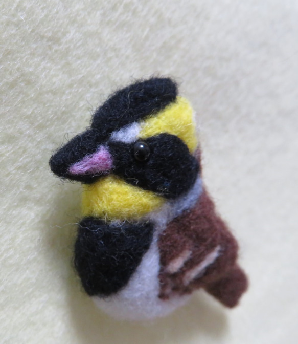 羊毛フェルト野鳥ブローチ　ミヤマホオジロ 3枚目の画像