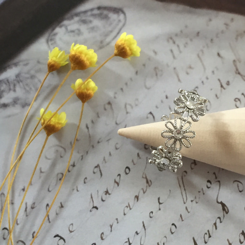 コネクトフラワーリング 指輪・リング Blue daisy 通販 12819272