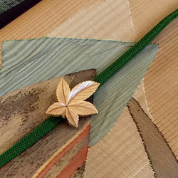 紅葉模様の柘植（つげ）の帯留め 金具付き アンティークブローチ 和小物 2枚目の画像