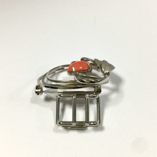 珊瑚　帯留　ブローチ　ヴィンテージ vintageヴィンテージ血赤珊瑚みたいな赤い木の実ブローチ
