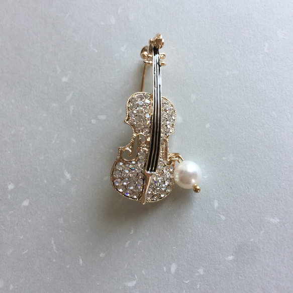 本真珠とバイオリンの帯留めブローチ 和小物 音楽アクセサリー K18メッキ 紳士アク　　　　　セサリー プレゼント 4枚目の画像