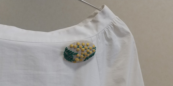 ミモザの刺繍ブローチ【mimosa】 3枚目の画像