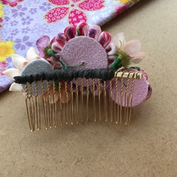 つまみ細工のコームの髪飾り　桃色系の菊＆小花 3枚目の画像