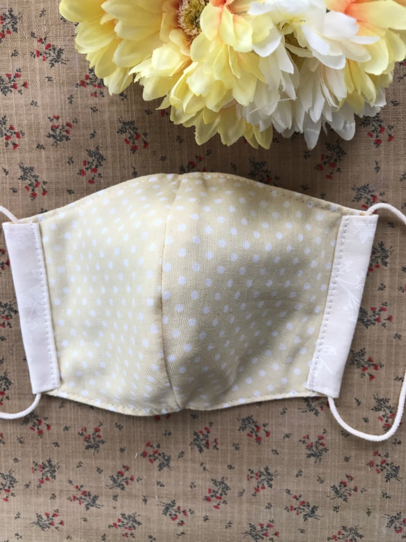 【送料無料】ハンドメイド立体マスク大人用2枚セット　ボタニカル柄生成り＆ホワイト 4枚目の画像