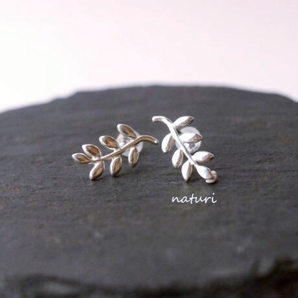 【feuille】sv925 leaf pierce Ⅱ (2pcs) 1枚目の画像