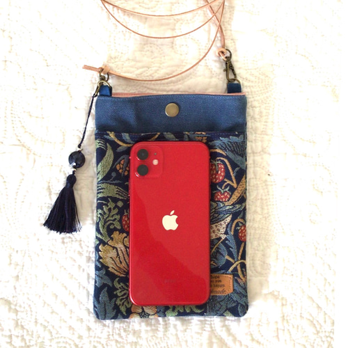 ウィリアムモリス《いちご泥棒》ジャガード織&ヴィンテージ帆布 スマホポシェット《受注制作》 スマホポシェット・スマホポーチ アトリエ✳︎mitton  通販｜Creema(クリーマ) 11938033