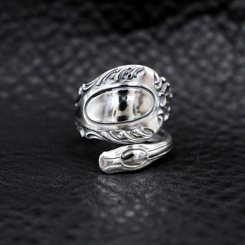 古き良き時代のヨーロッパのデザインの色気漂う銀製の指輪｜ヴィンテージ｜シルバー｜スプーンリング｜非具象｜ドレス｜大人