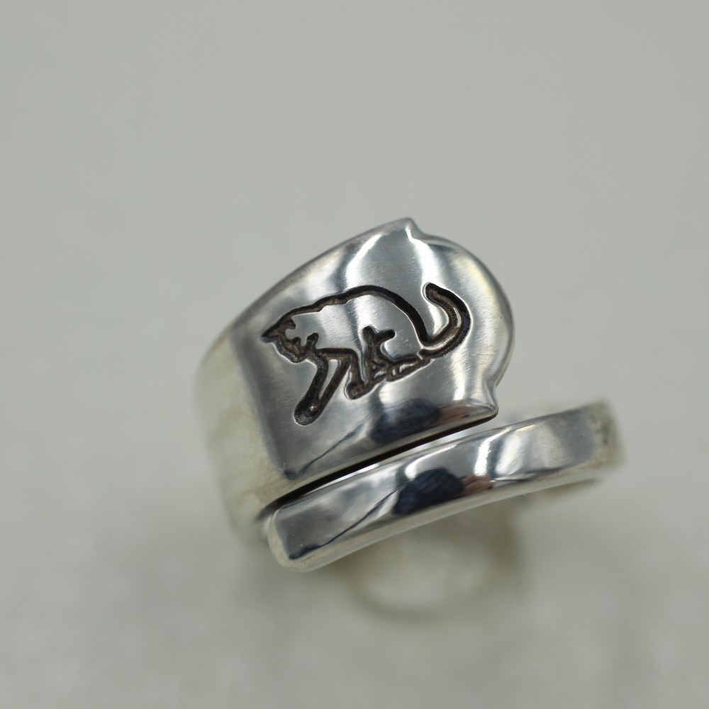 にゃんだコレは？｜ヴィンテージ｜シルバー｜スプーンリング｜猫好きホイホイ｜パン屋の飾り屋根のような形｜かわいい