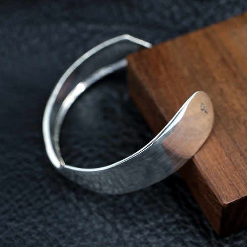 麗しの薔薇が香る純銀のバターナイフのカフブレスレット｜シルバー