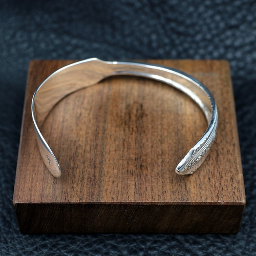 麗しの薔薇が香る純銀のバターナイフのカフブレスレット