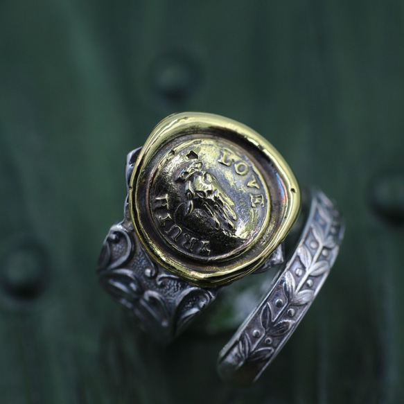 誠意 | 復古 | 湯匙環 | 銀 | 黃銅 | 密封蠟 | 密封印章 | 月桂樹 | 獅子 | 斯堪的納維亞 | 古董風格 第2張的照片