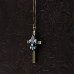 真鍮の十字架と銀のFDL（フルール・ド・リス）｜シルバー｜ペンダント｜ネックレスチェーン付｜ゴシック｜英国 3枚目の画像