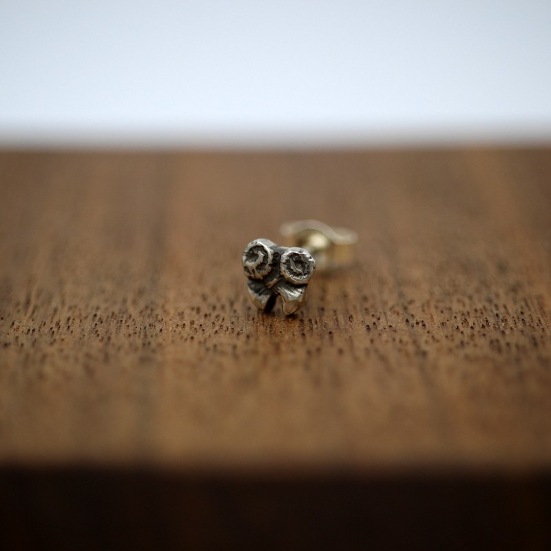 さりげなく飾れる個性派ジュエリー｜花束｜ヴィンテージ｜リメイクジュエリー｜シルバー｜ピアス｜シングル