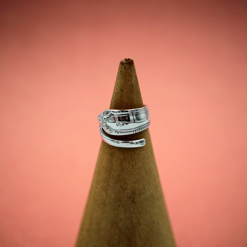 大人かわいい｜ほんのりあまくてフェミニン～ナチュラルに｜薔薇｜ローズ｜ヴィンテージ｜シルバー｜スプーンリング