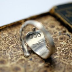 ブリティッシュ好きに｜王冠と先端をツイスト加工した銀製の指輪｜ヴィンテージ｜シルバー｜スプーンリング 6枚目の画像