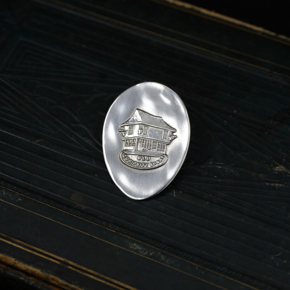 Old Curiosity Shop｜ヴィンテージ｜シルバー｜ピンバッチ｜リメイクジュエリー｜ロッジ｜小屋｜ナチュラル