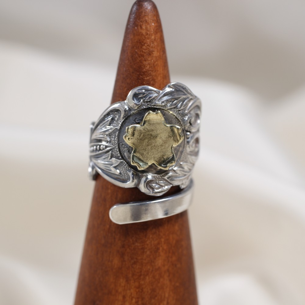 黄金の桜と銀の花草木