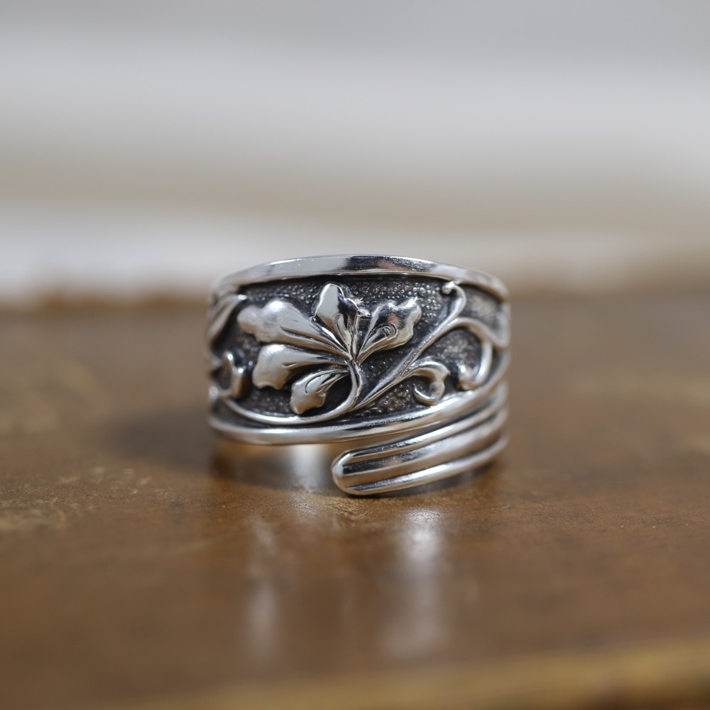 ヨーロピアンな唐草模様のシルバーリング｜ヴィンテージ｜スプーンリング｜花唐草｜西洋｜上品｜トラッド｜綺麗｜40歳代～