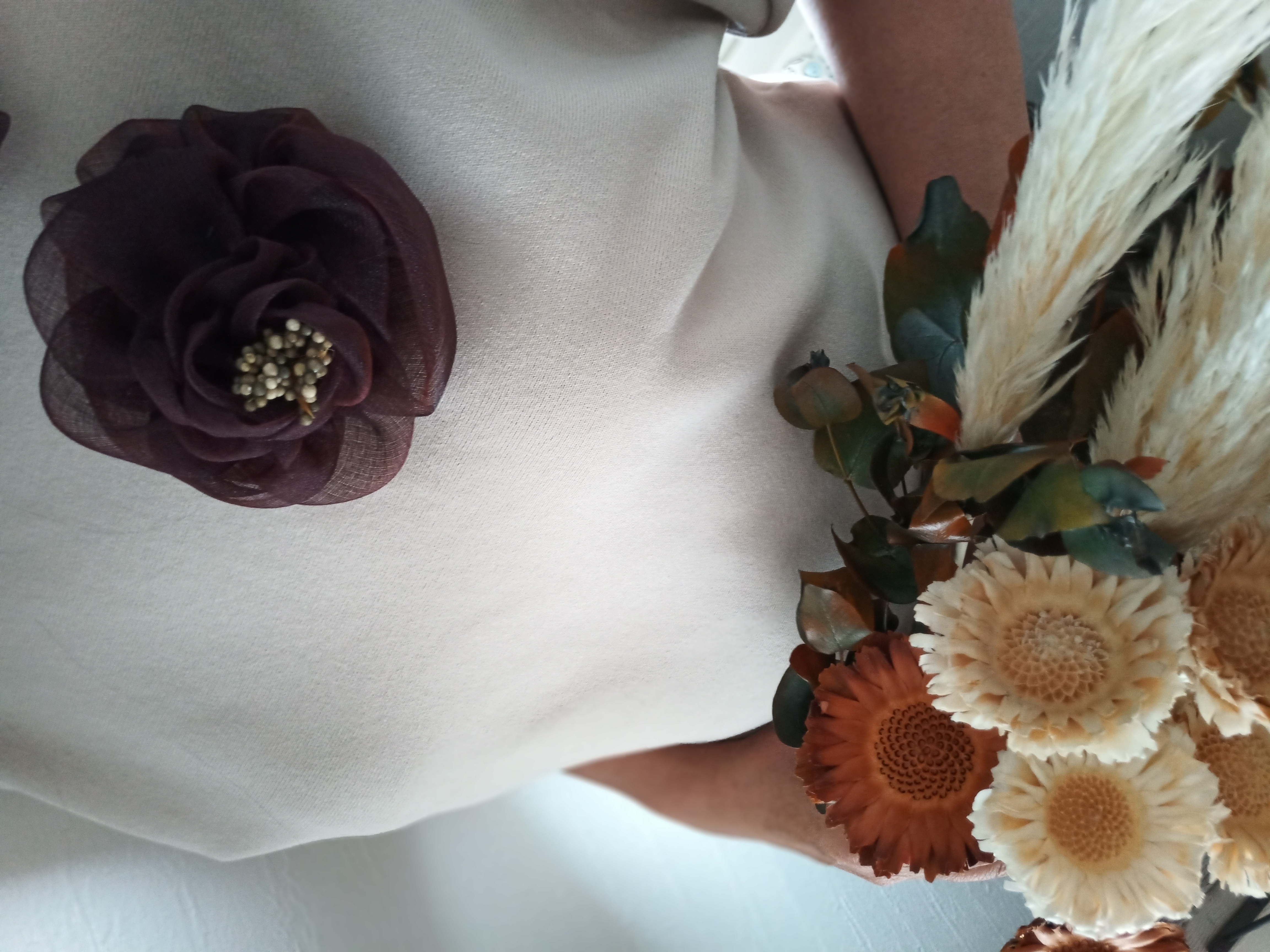 秋を感じる…手作りオーガンジーコサージュ