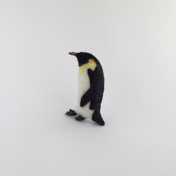 コウテイペンギンのブローチ 4枚目の画像