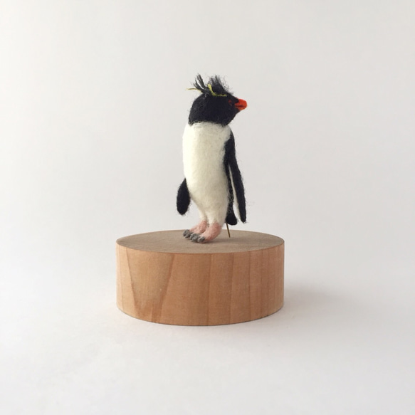 イワトビペンギンのブローチ 3枚目の画像