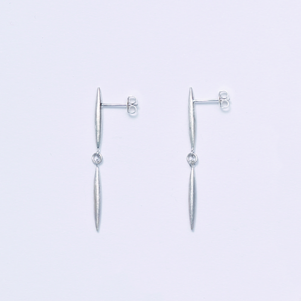 silver スタッドピアス ローズマリー 2連