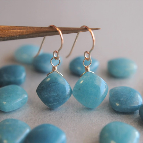 ☆希少石☆トロレアイト AAA 14kgf 花浅葱色のピアス