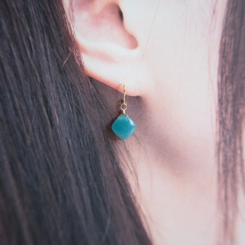 ☆希少石☆トロレアイト AAA 14kgf 花浅葱色のピアス