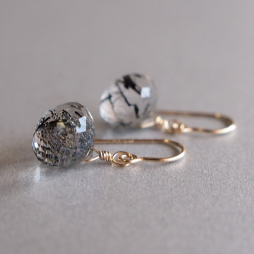 14kgf ブラックトルマリンinクォーツ（水晶） 黒羽色の天然石ピアス