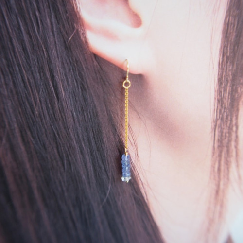 14kgf タンザナイトとハーキマーダイヤモンド 紅碧色の天然石ピアス