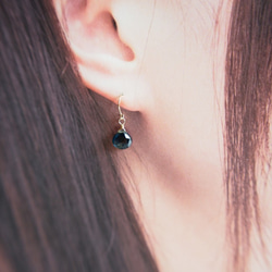 14kgf磨石Moscaianite AAA鐵海軍藍耳環（可更換耳環） 第3張的照片