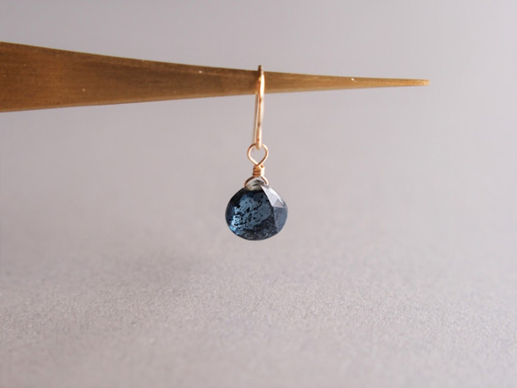 14kgf磨石Moscaianite AAA鐵海軍藍耳環（可更換耳環） 第5張的照片